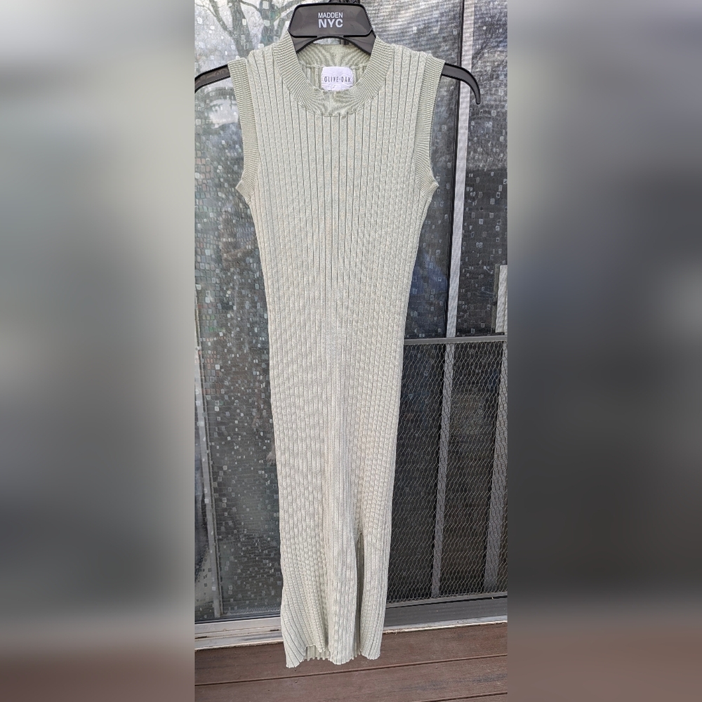 Olive & Oak Sleeveless Ribbed Knit Maxi Dress in Light Sage